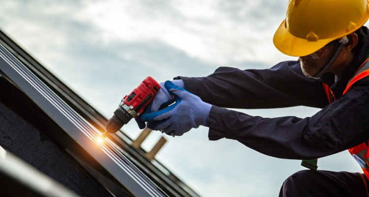Metal Roof Specialist Compton